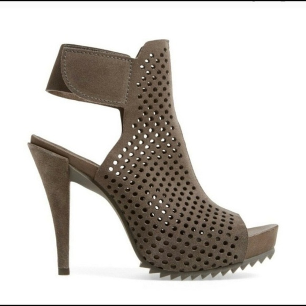 New!!! Pedro Garcia Persis Gladiator Sandals - Size 38.5/ 8.5